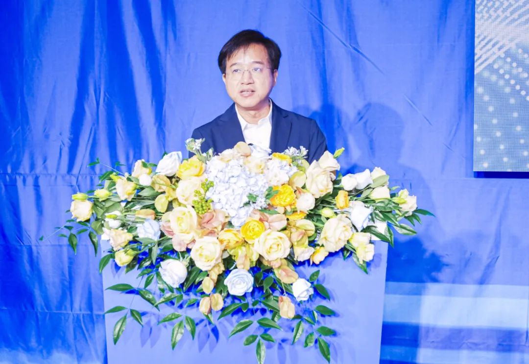 ���͸׼���˹-8